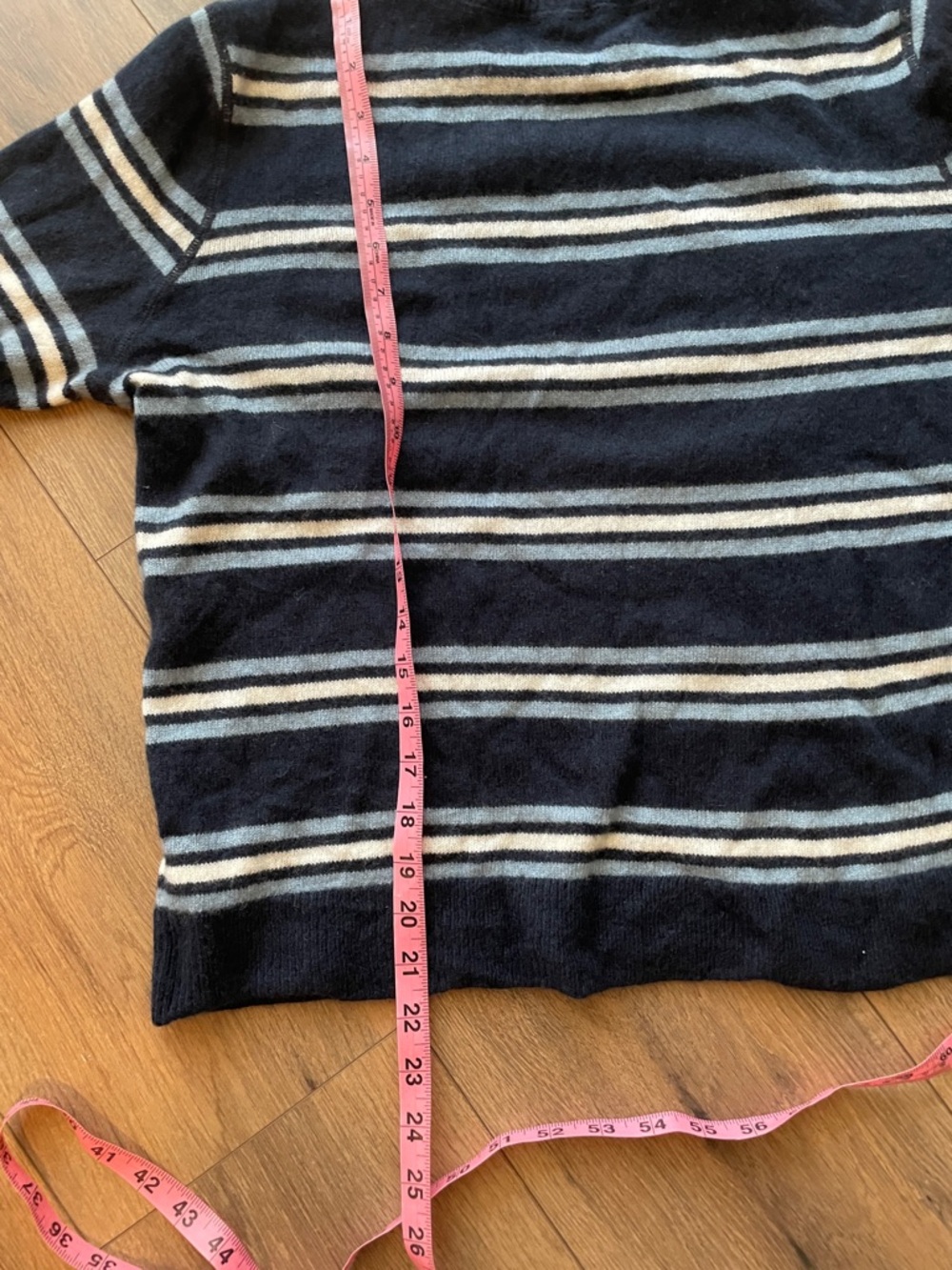 Reformation Cashmere Boyfriend Sweater -Size Small - Picture 8 of 8